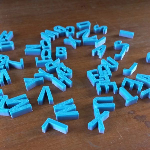 Galeria Alfabeto Móvel em Impressão 3D – Kit Completo com 57 Letras