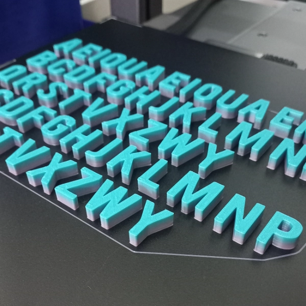 Galeria Alfabeto Móvel em Impressão 3D – Kit Completo com 57 Letras