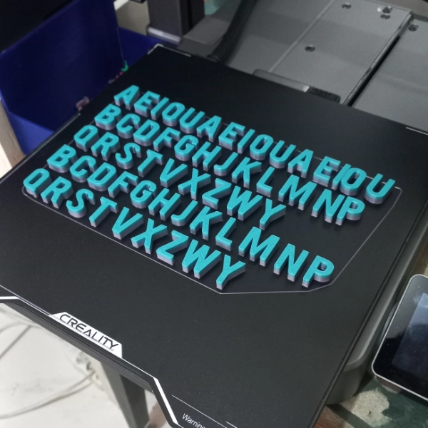 Galeria Alfabeto Móvel em Impressão 3D – Kit Completo com 57 Letras